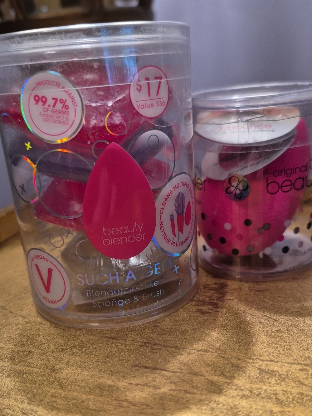 NWT  Such A Gem Brush /Sponge Cleanser & Beauty Blender Set